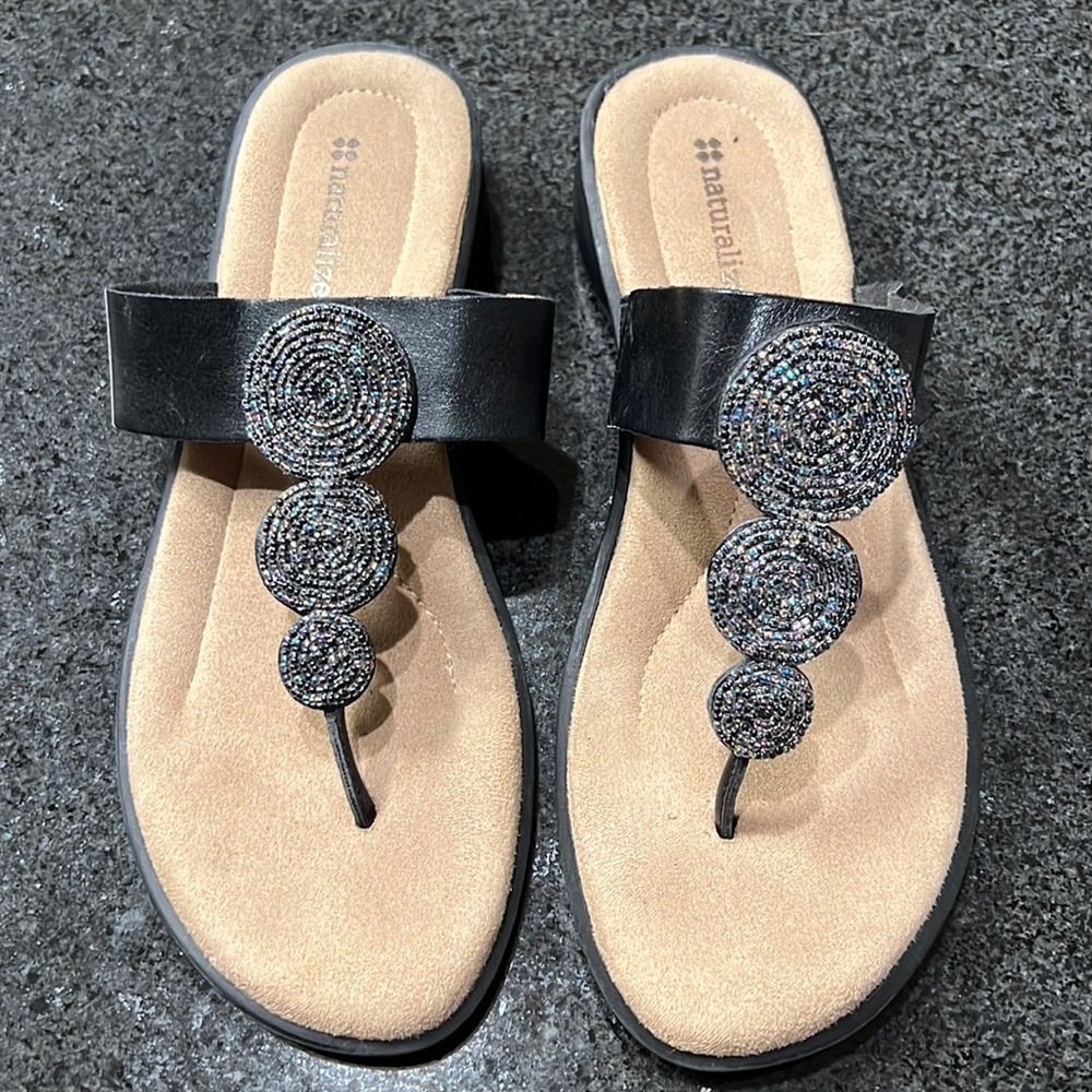 Naturalizer Thong Sandals Size 7.5M